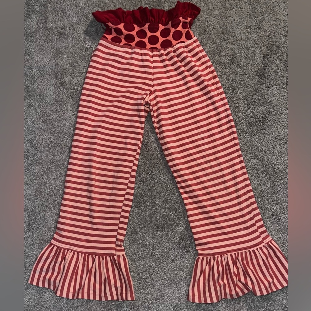 Persnickety Ruffle pants 👖